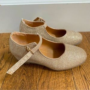 EUC Little Girls Glitter Gold Dress Shoes Size 12
